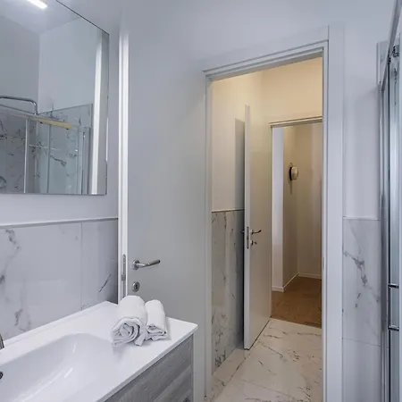 Apartment Zena Tower By Wonderful Italy Genoa